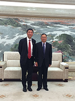 Prof. Joseph Sung (left), Vice-Chancellor of CUHK, meets with Mr Zhang Minghua, Deputy Mayor of Ningbo City
